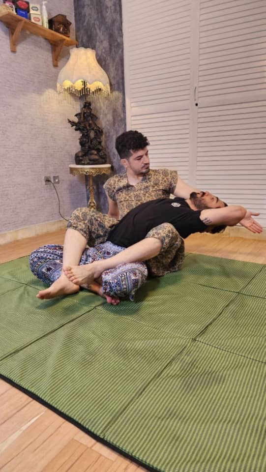 ماساژ تای یوگا(با لباس , بدون لباس)